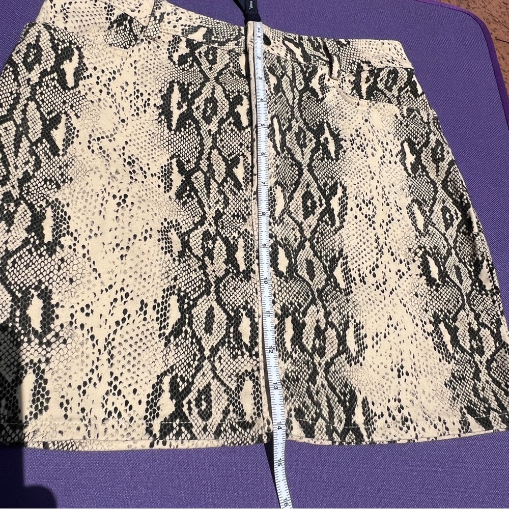 Superdown Isabella Snakeskin Mini Skirt - Picture 14 of 15